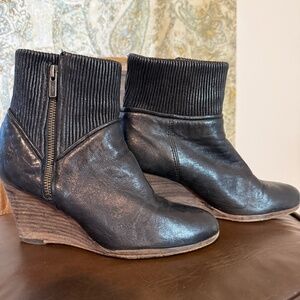 Vintage Corby Side Zip Frye Booties